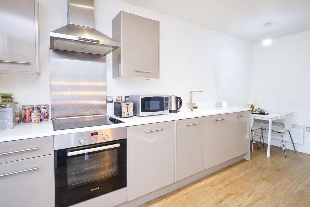 Property photo 3 of 14 Kitchen