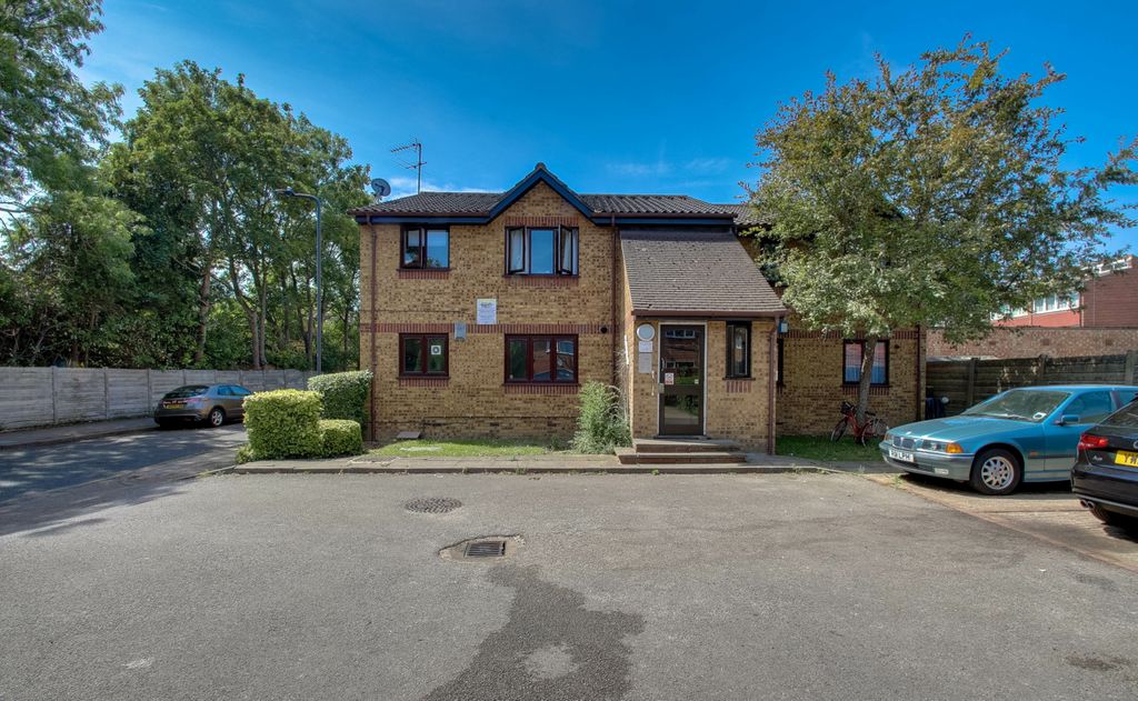 Property photo 1 of 8