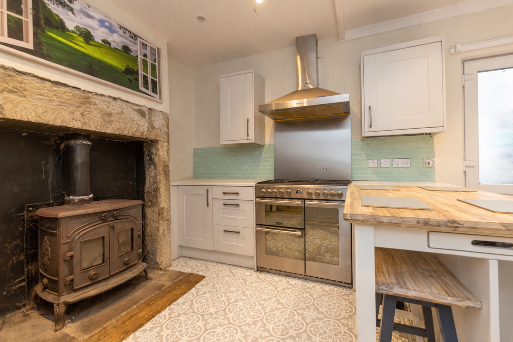 Property photo 1 of 17 Kitchen