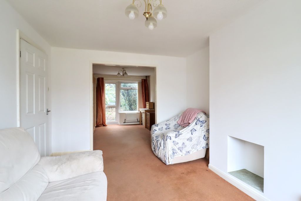 Property photo 2 of 13 Lounge