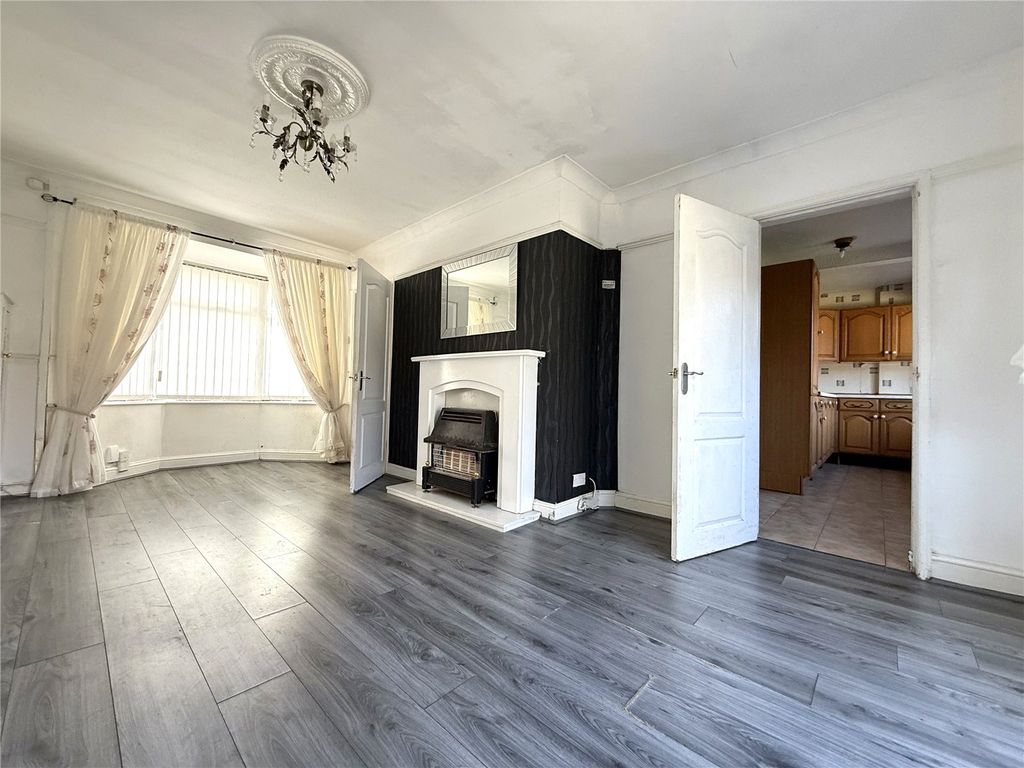 Property photo 3 of 12 Picture No. 02