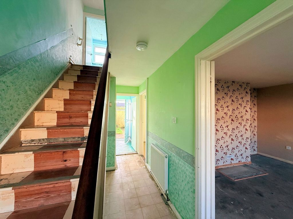 Property photo 3 of 11