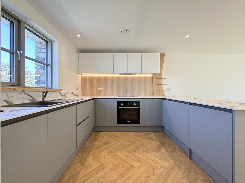 Property photo 2 of 30 Kitchen