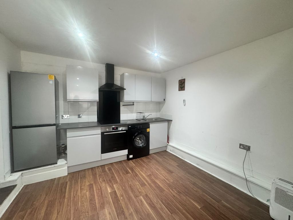 Property photo 1 of 9 Available Now | Furnished Studio | Modern Finish Throughout