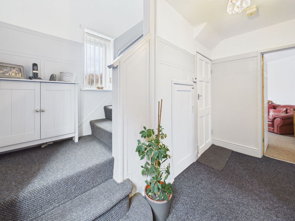 Property photo 2 of 13 Hallway