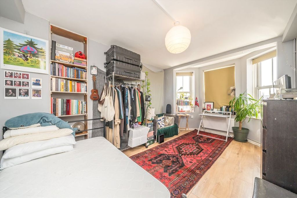 Property photo 2 of 5