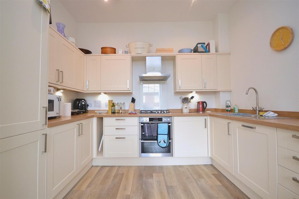 Property photo 2 of 9 0016.Png