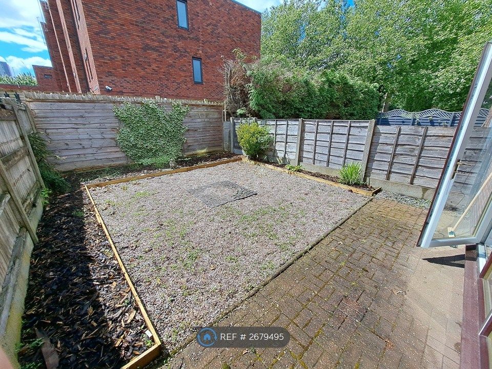 Property photo 2 of 17 Garden_2