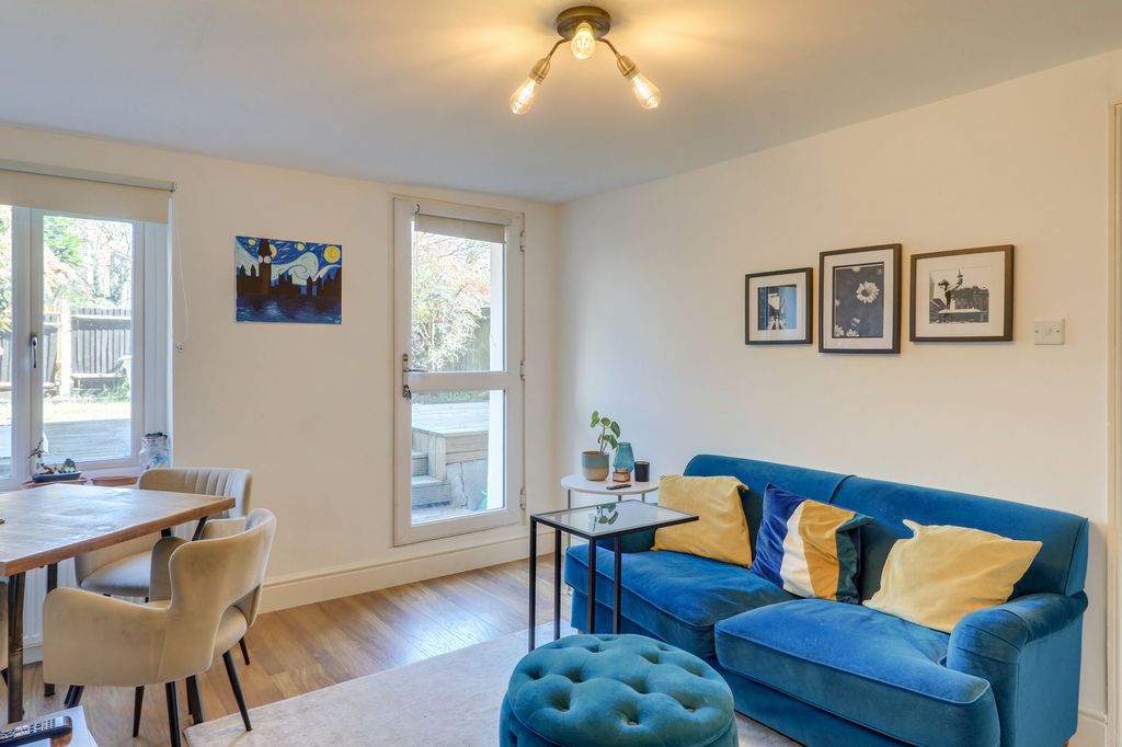 Property photo 3 of 11