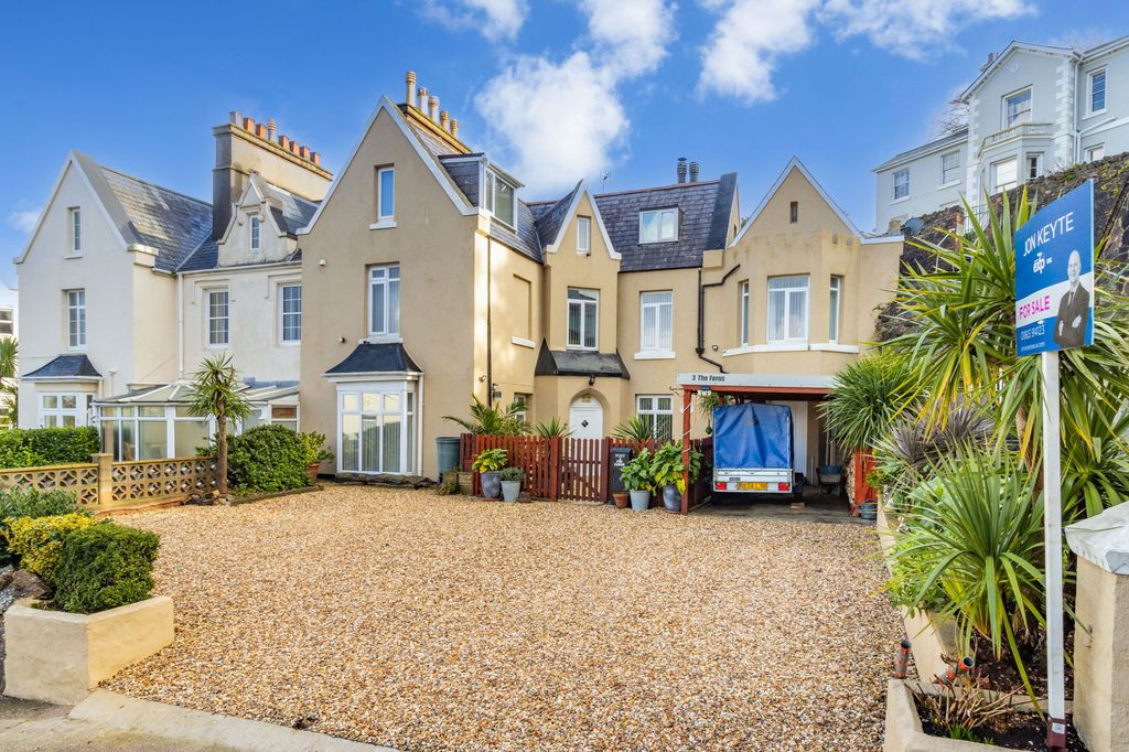 Property photo 2 of 43