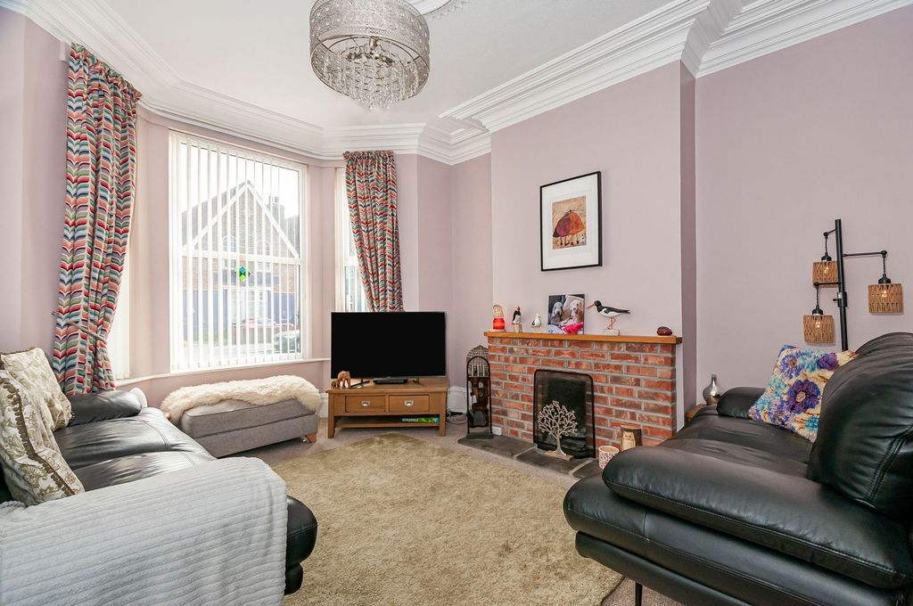 Property photo 3 of 21