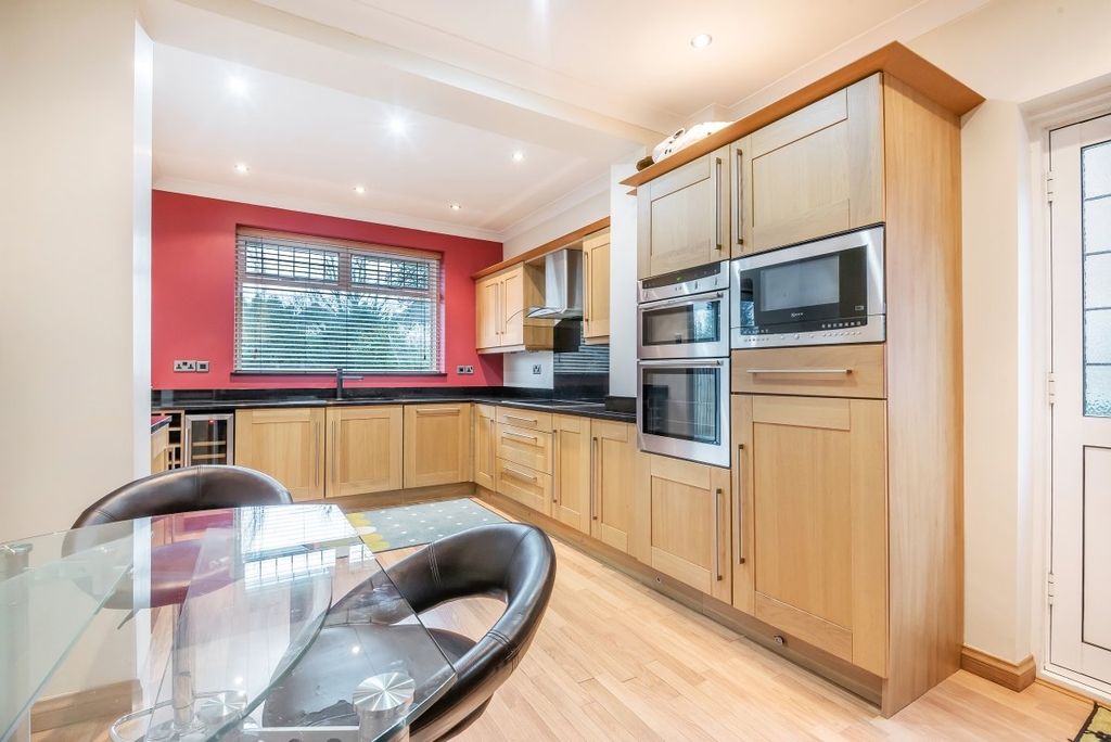 Property photo 3 of 16 569045 (4)