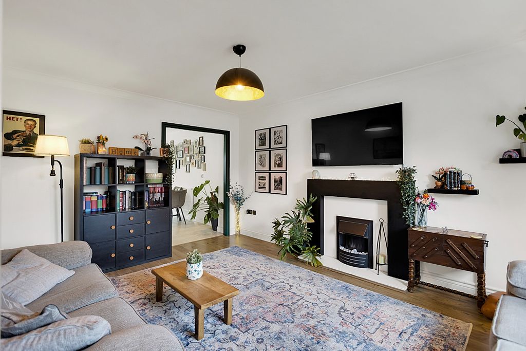 Property photo 2 of 23 4793333