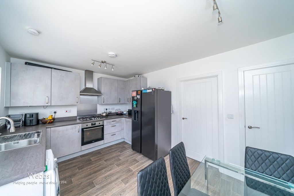 Property photo 3 of 23 Â© Webbs Estate Agents Â© (67 Of 147).Jpg