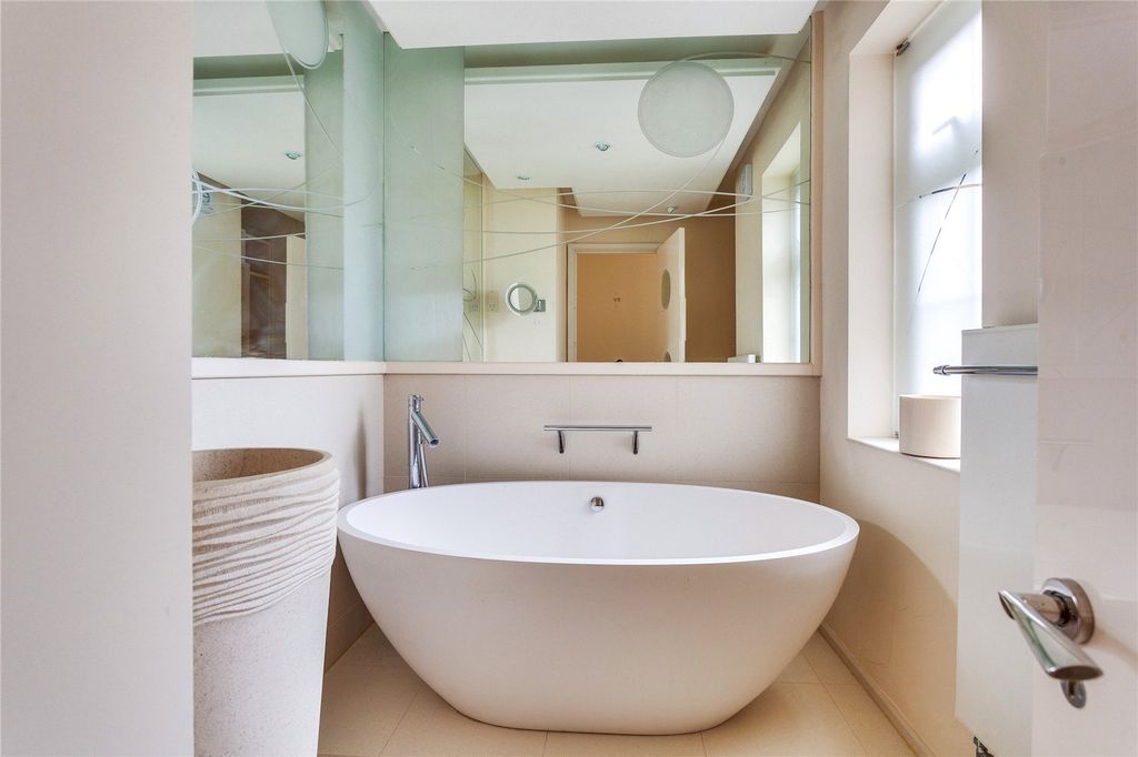 Additional image 7 of 2 bed flat for salePhyllis Court Drive, Henley-On-Thames, Oxfordshire RG9