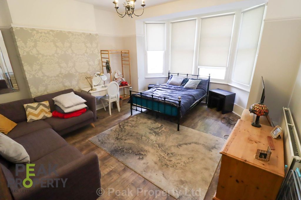 Property photo 2 of 9