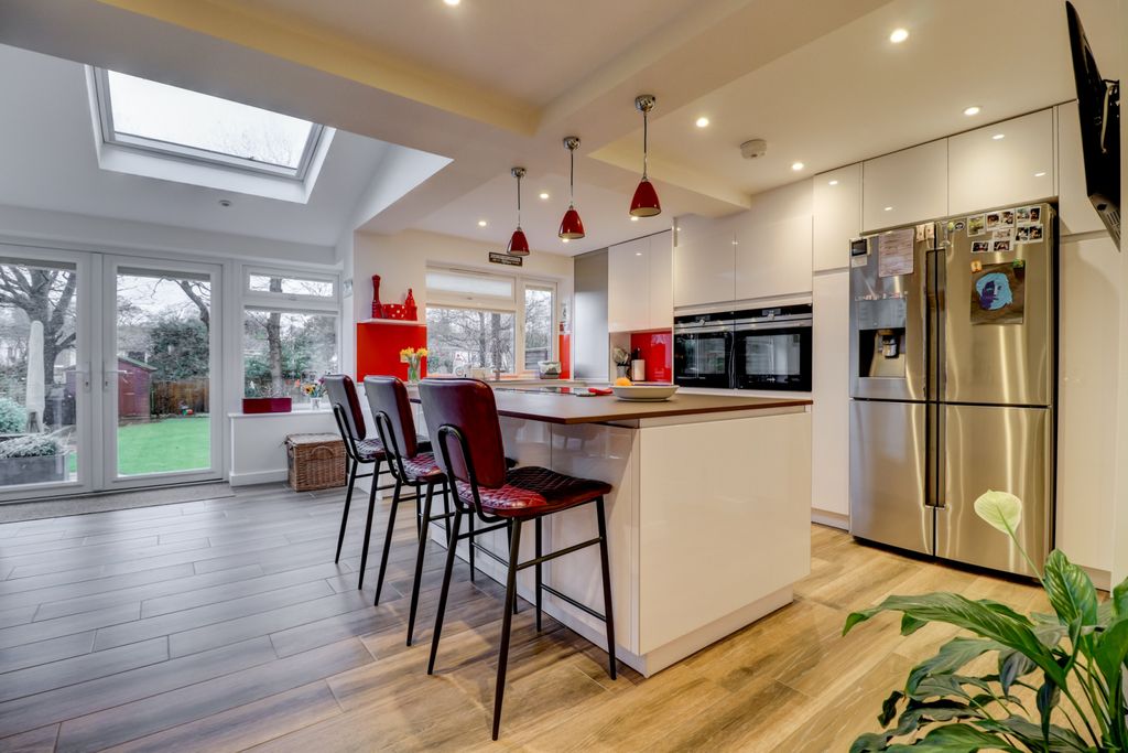 Property photo 2 of 29 Picture No. 15