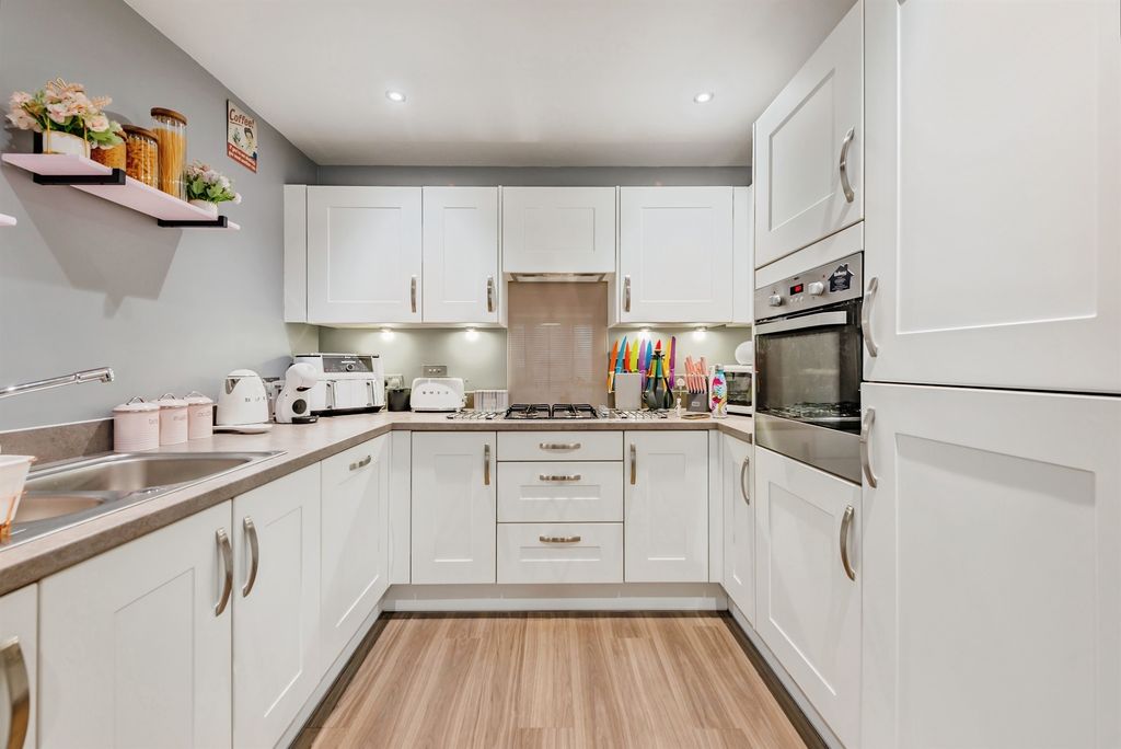 Property photo 2 of 13