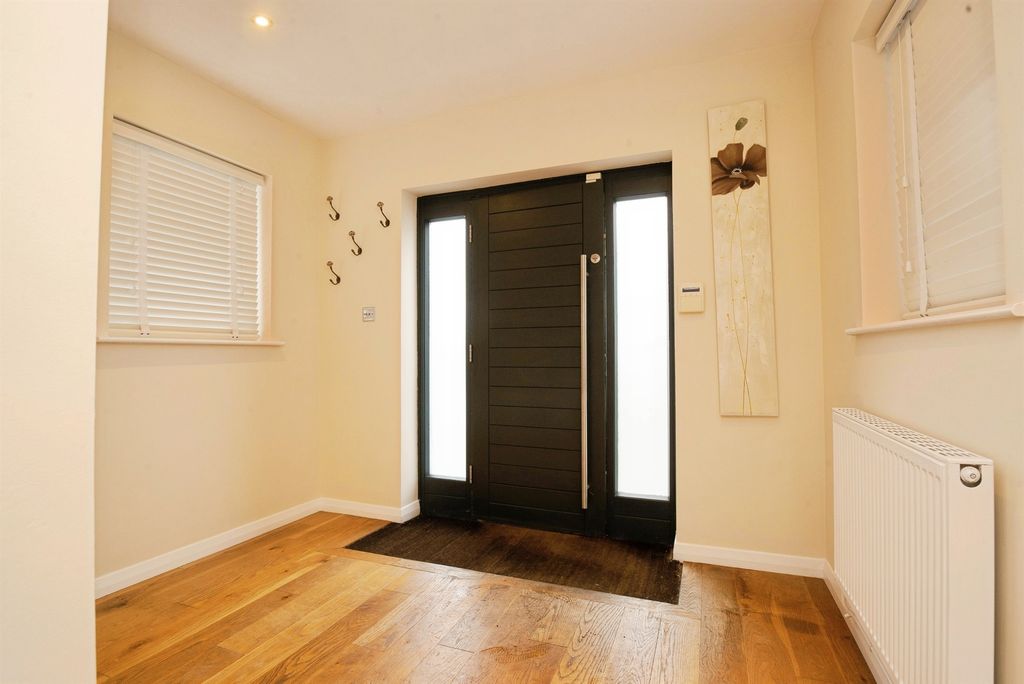 Property photo 3 of 23