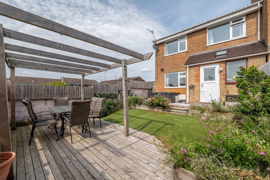 Property photo 1 of 17 4348061