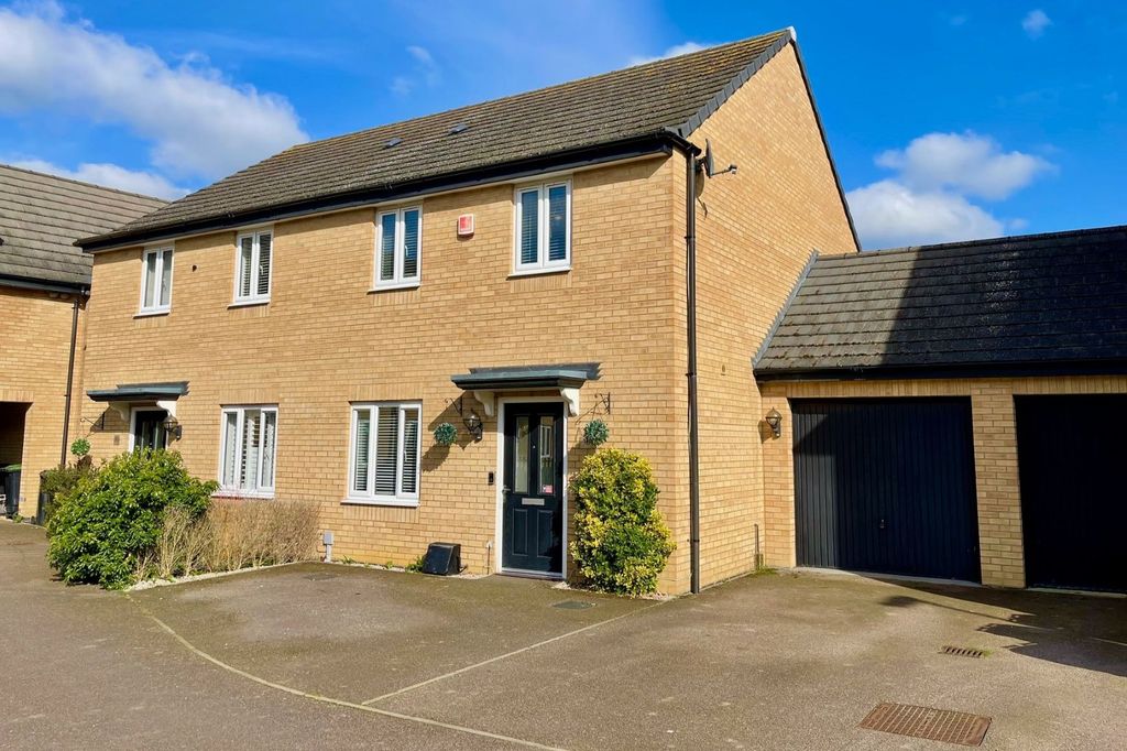 Property photo 1 of 17 Front