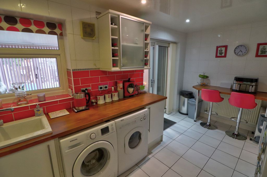 Property photo 3 of 14 Kitchen Diner