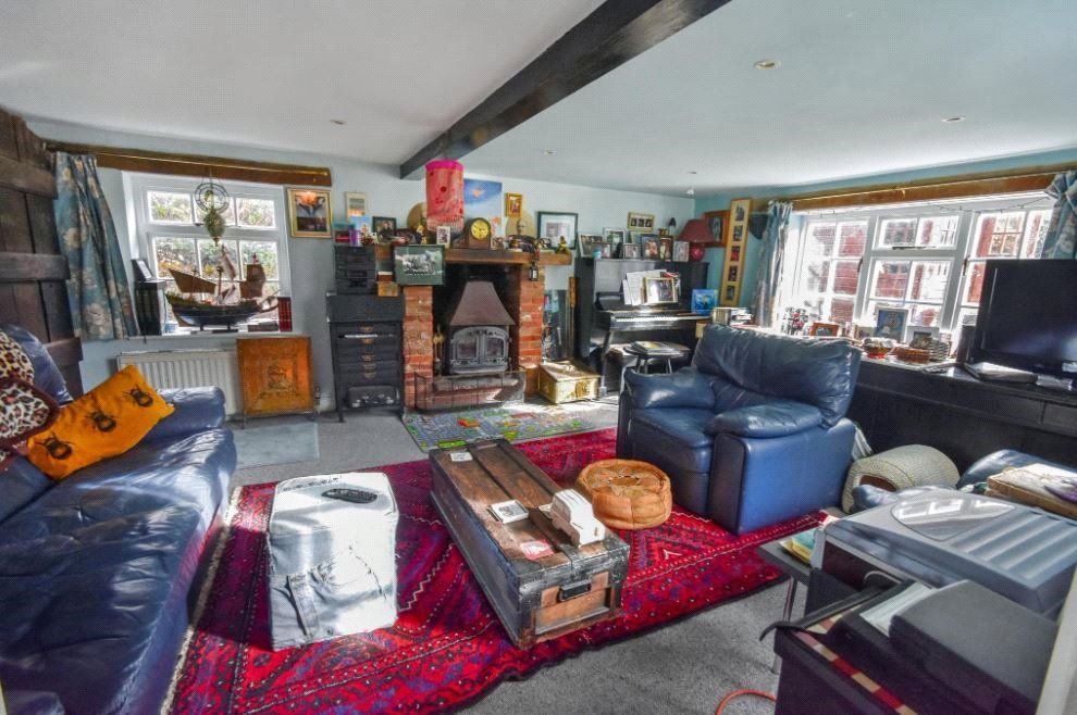 Property photo 3 of 10 3