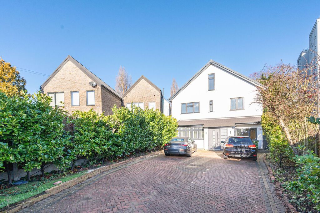 Property photo 1 of 42