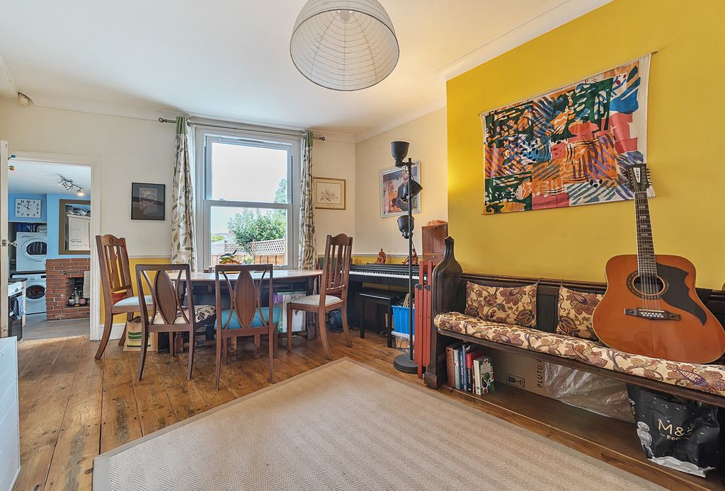 Property photo 2 of 21 1327022-20-6880Da...