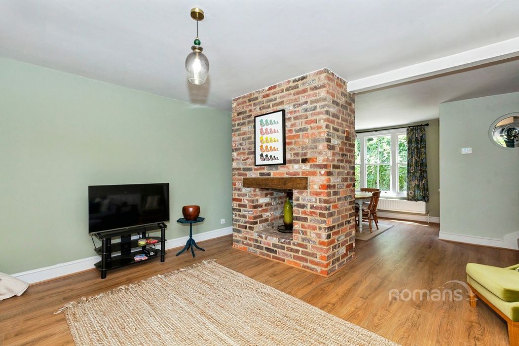 Property photo 2 of 21 Pbox-Img.Jpg