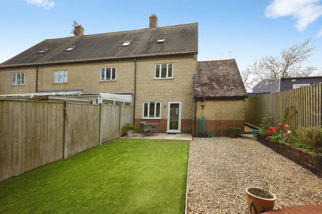 Property photo 3 of 18