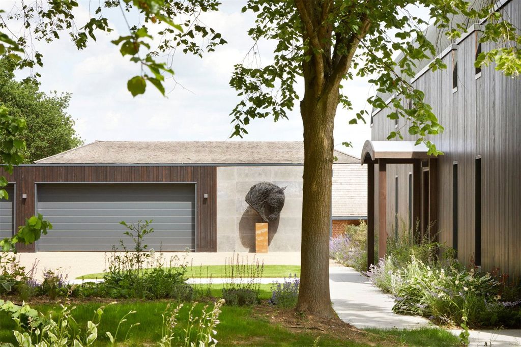 Property photo 2 of 18 Picture No. 01