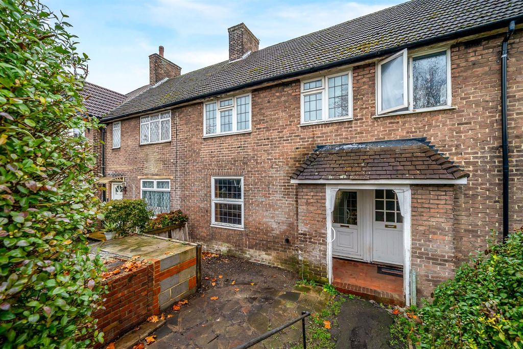 Property photo 1 of 17 External