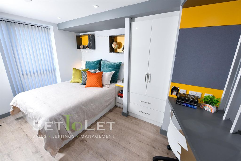 Property photo 3 of 12 Deluxe.Premium Studio 10.Jpg