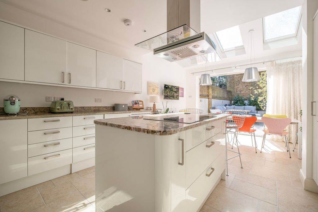 Property photo 1 of 16 1