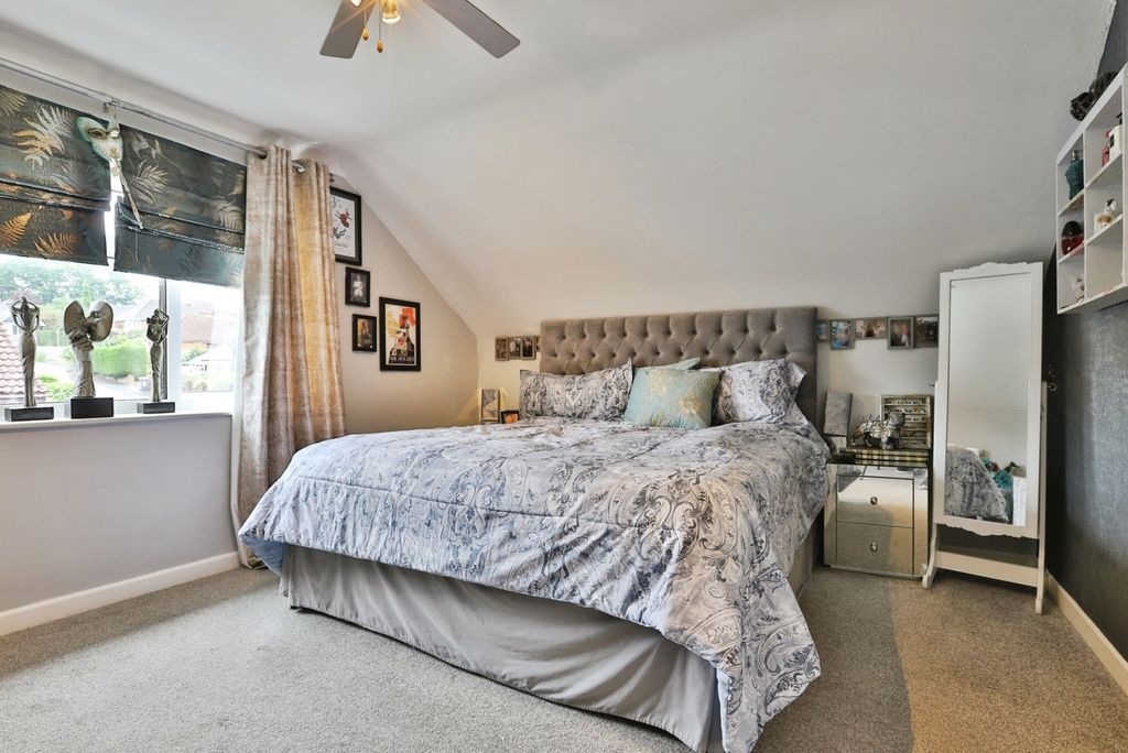 Property photo 3 of 18 Pbox-Img.Jpg
