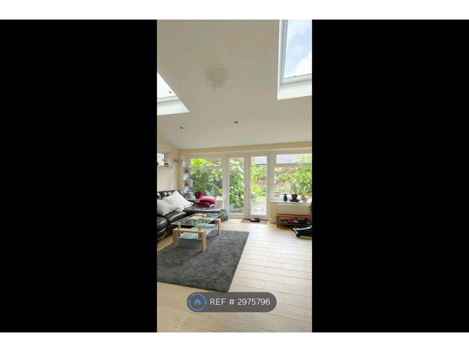 Property photo 3 of 15 Back Lounge