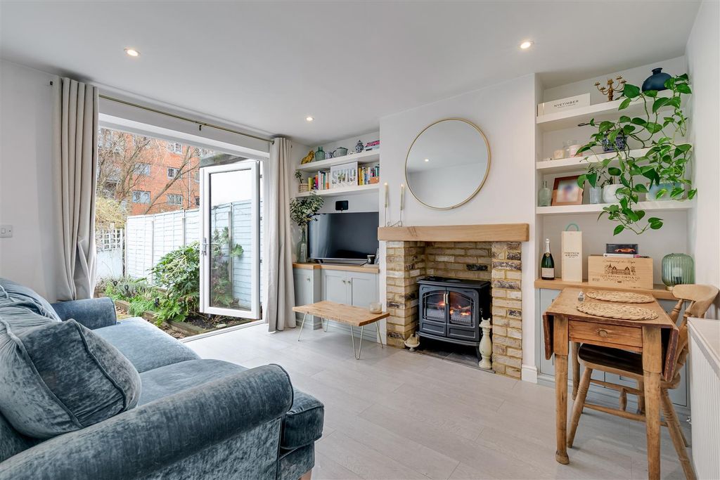 Property photo 3 of 10