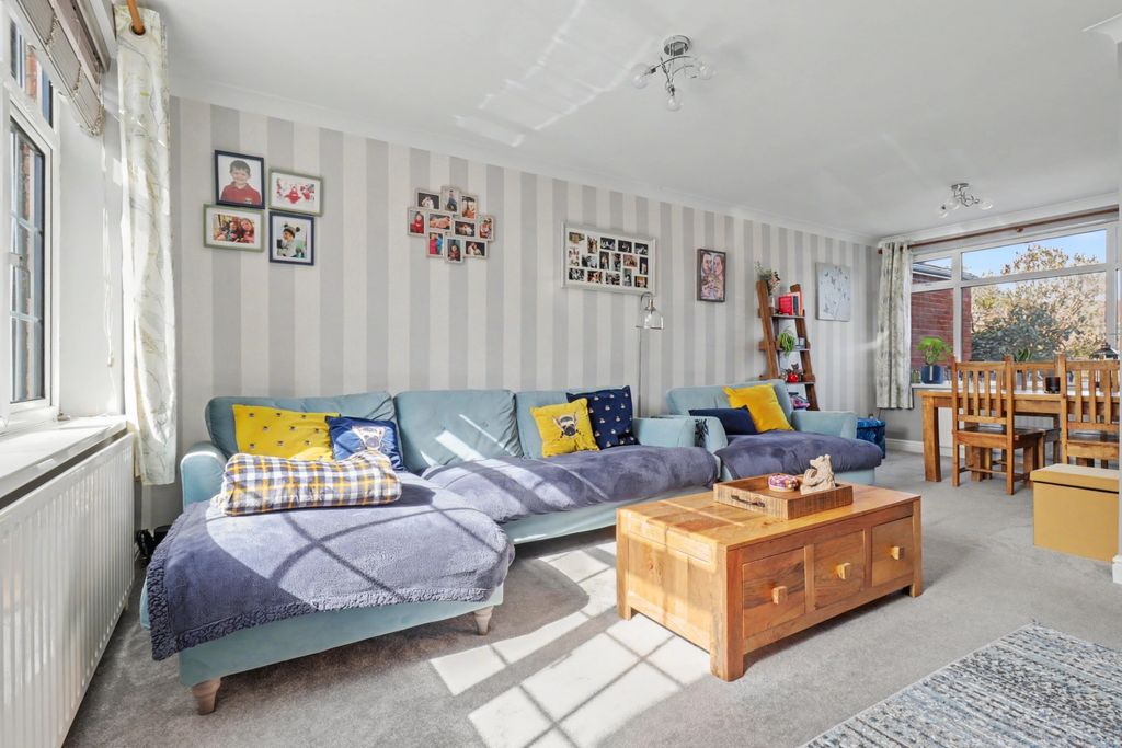 Property photo 3 of 22 3- Rob Hammond Ewemove Pontefract