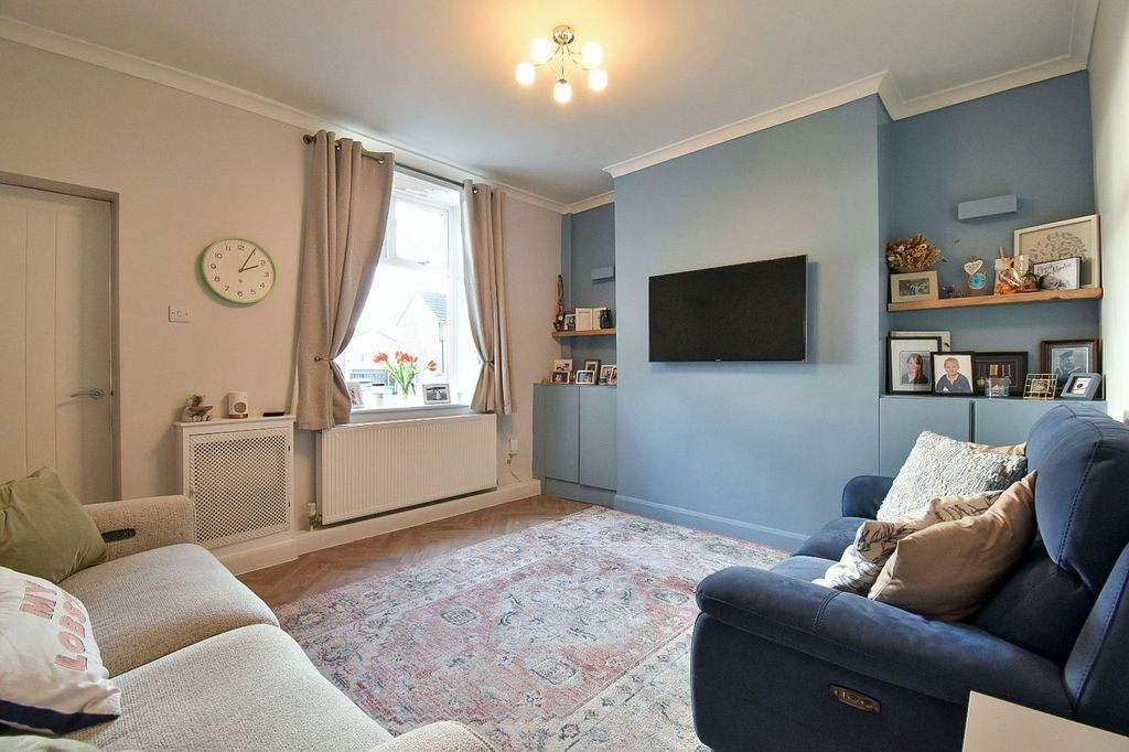 Property photo 2 of 21