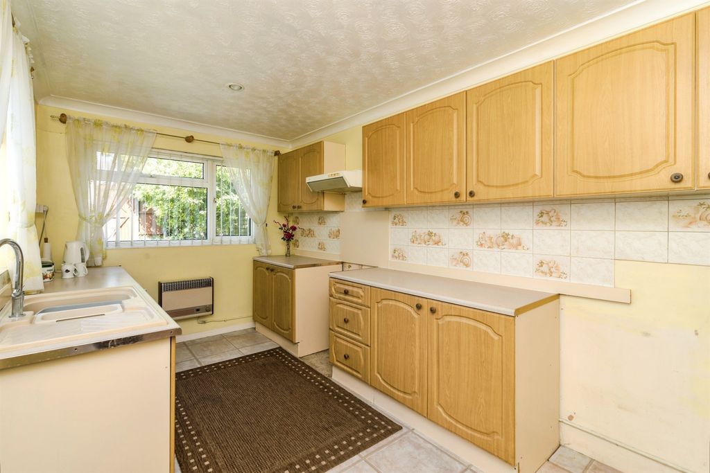 Property photo 3 of 18