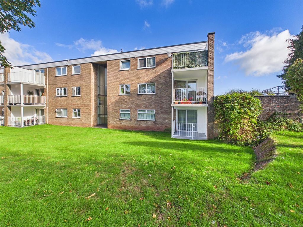 Property photo 1 of 13 1 - Two Bed Flat In Thornbury.Jpg
