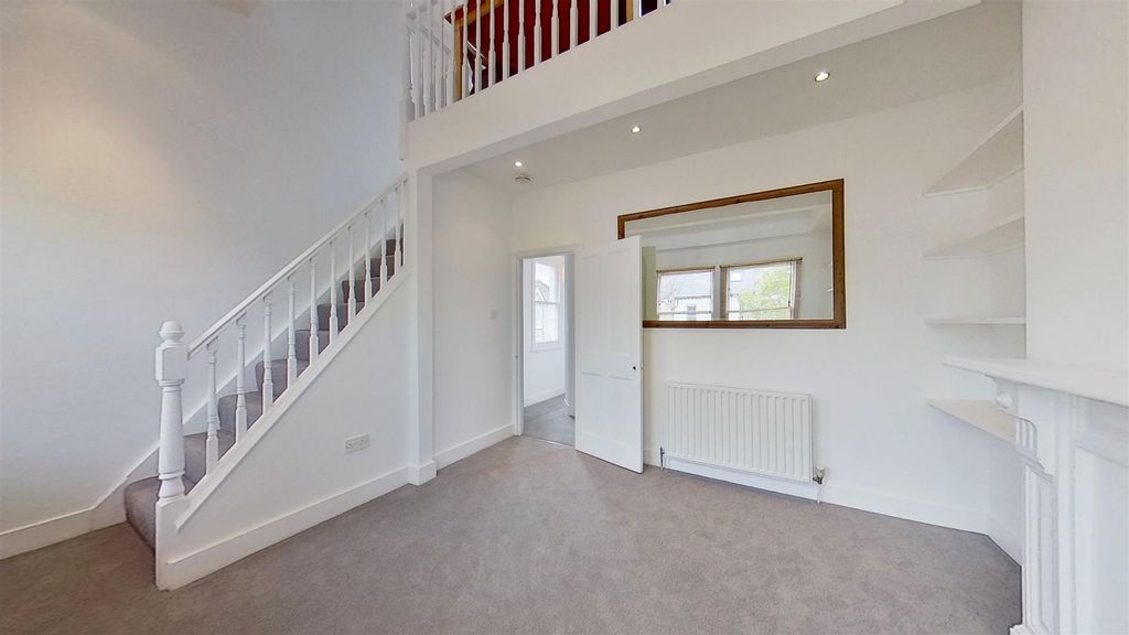 Property photo 2 of 12 Balvernie-Grove-Earlsfield-Sw18-05042021_173411.Jp