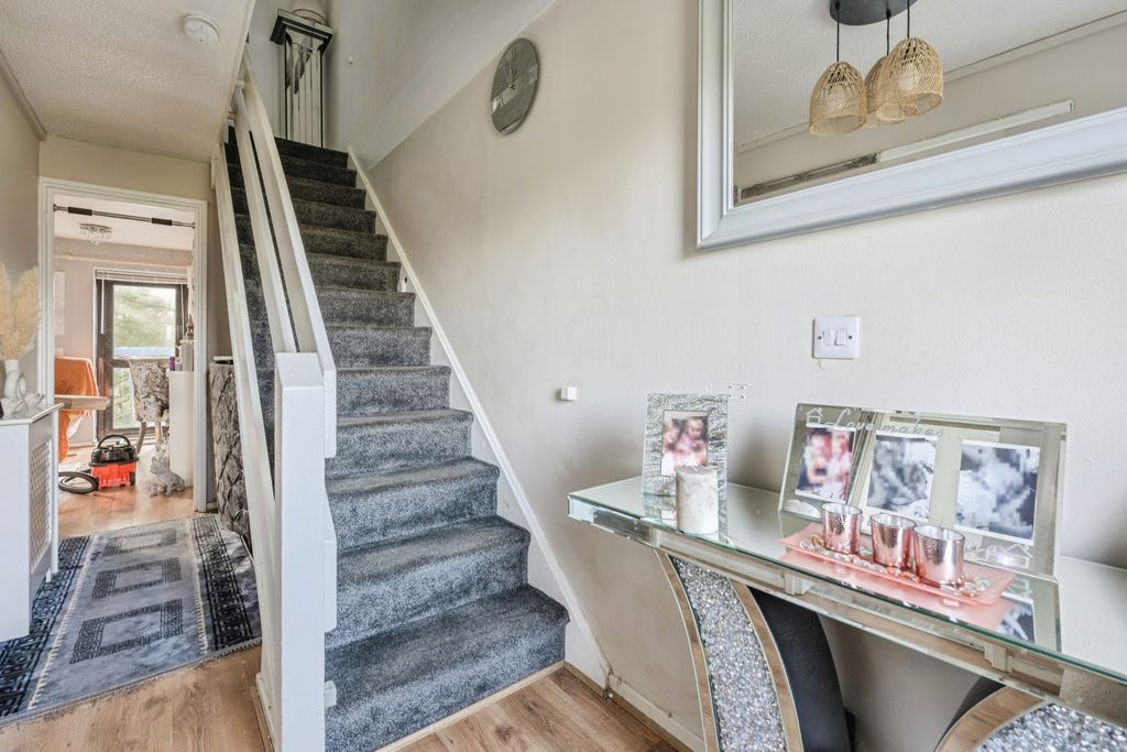 Property photo 2 of 18 Pbox-Img.Jpg