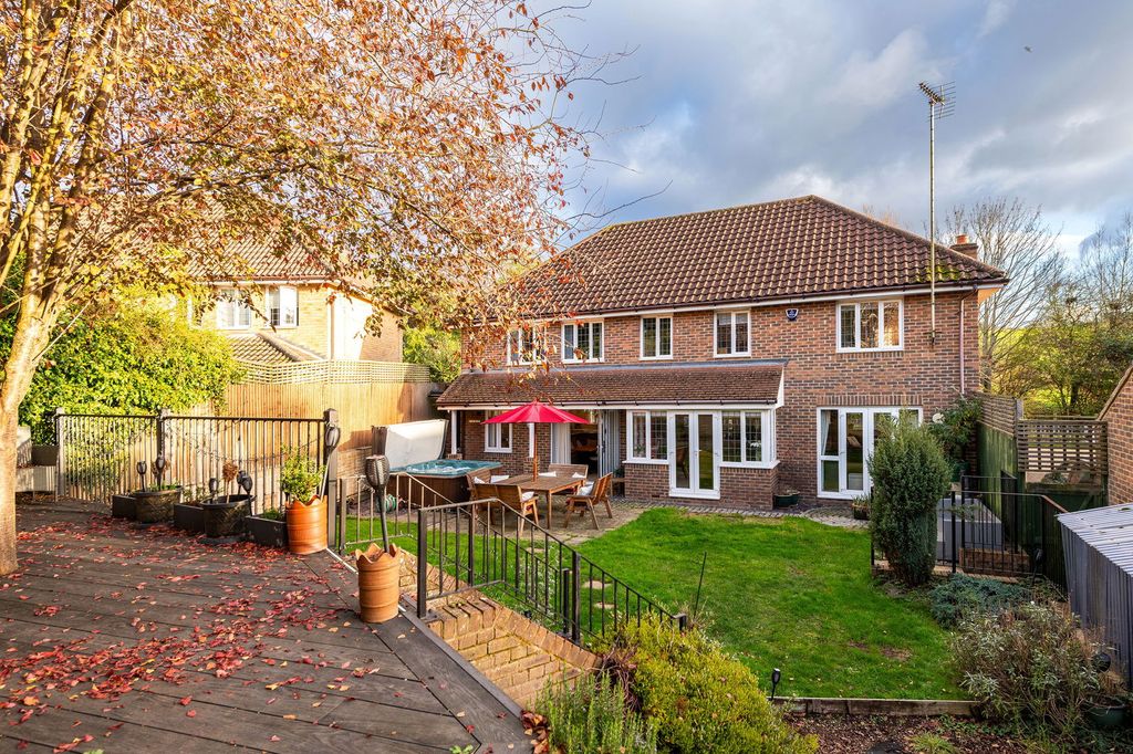 Property photo 1 of 25