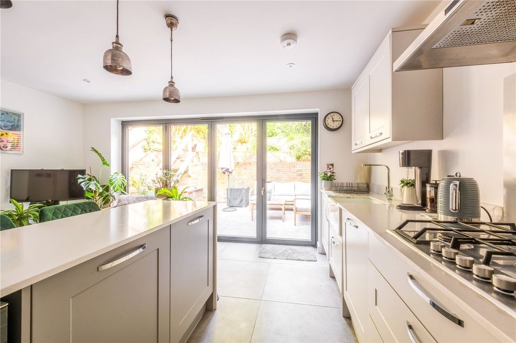 Property photo 2 of 23 Picture No. 05