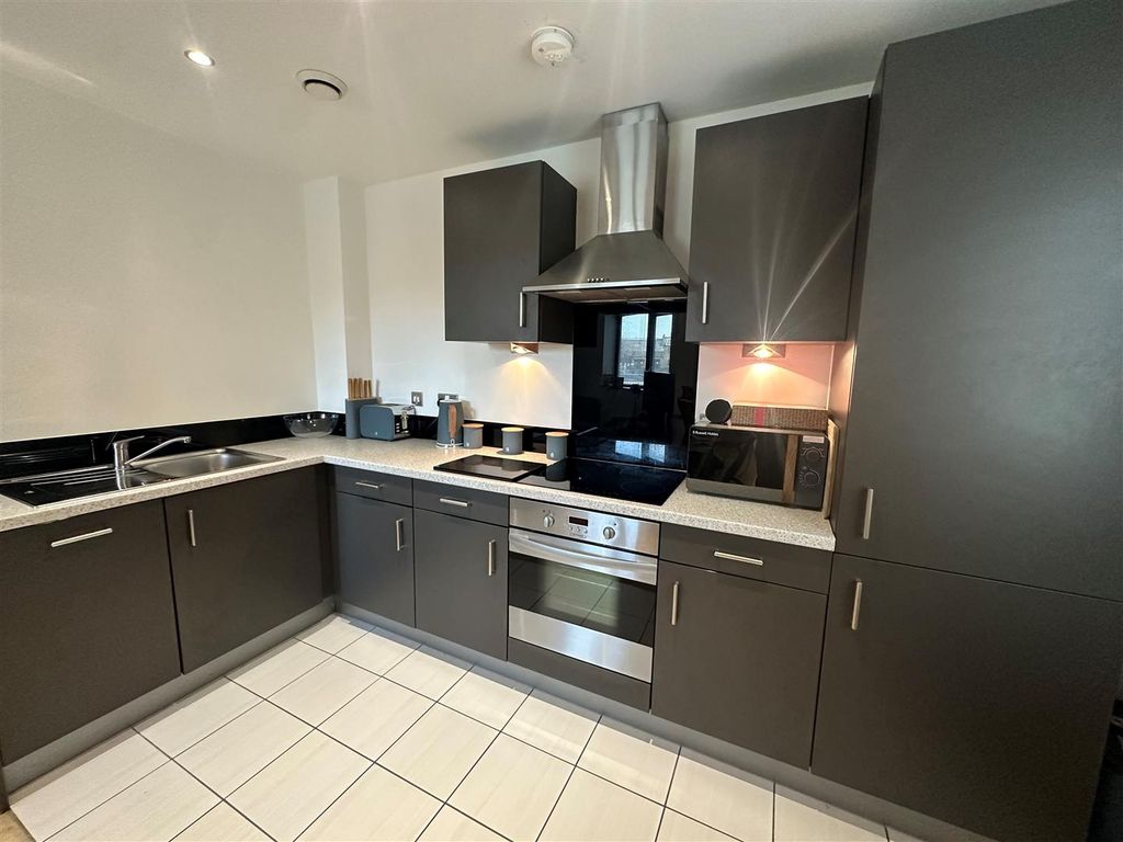 Property photo 1 of 6 Kitchen.Jpg