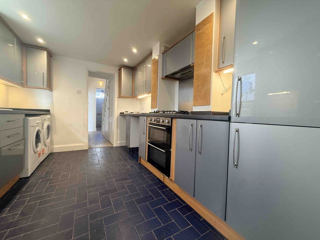 Property photo 3 of 10 Gallery