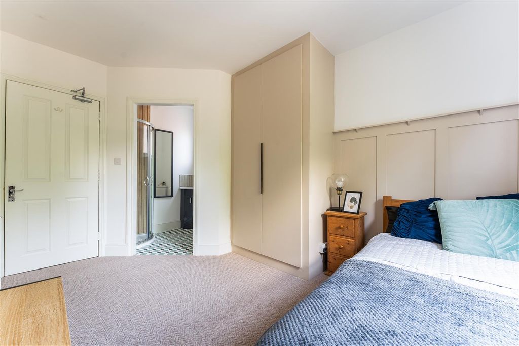 Property photo 2 of 11 6 Nelson Road-8.Jpg
