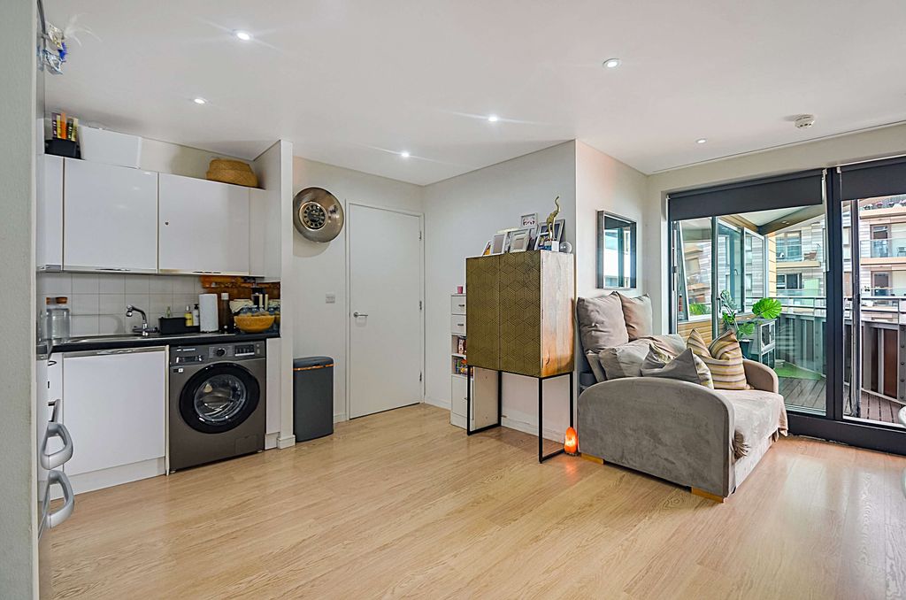 Property photo 3 of 18 Open Plan Living Area (3).Jpg